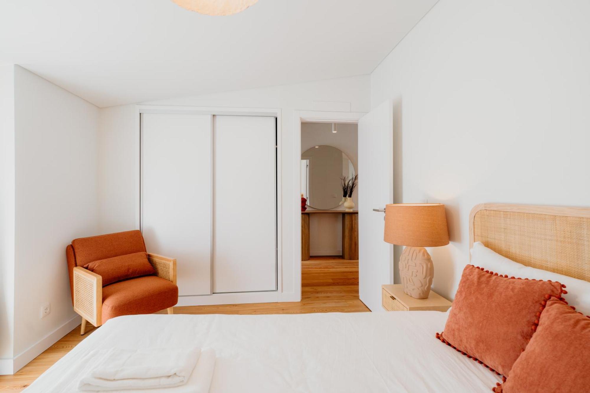 Apartment Mary Orange - No 236 2e - Stylish One-bedroom Escape Lisbon