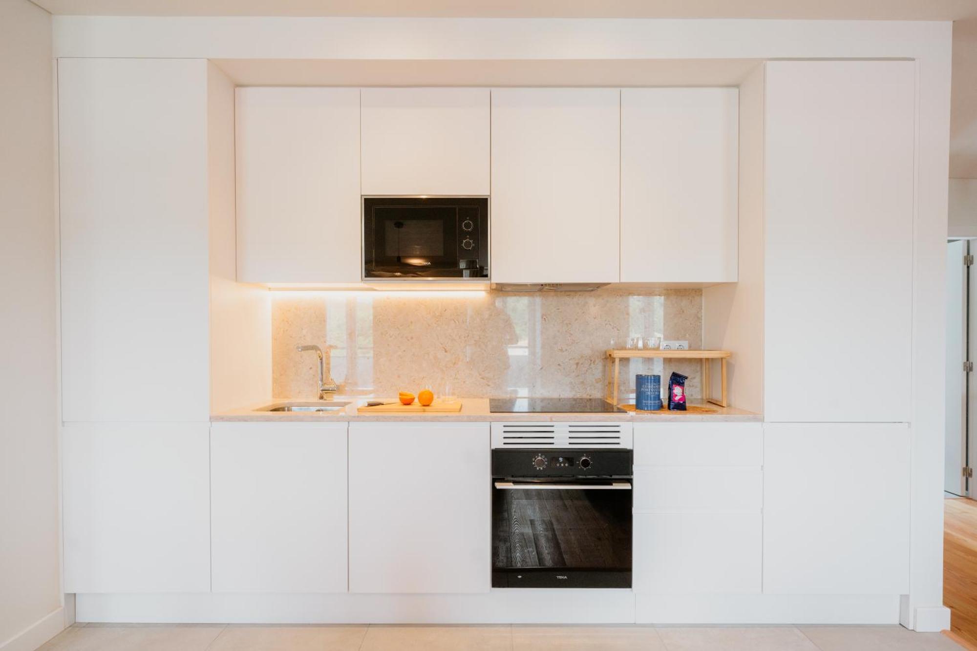 Mary Orange - No 236 2e - Stylish One-bedroom Escape Lisbon