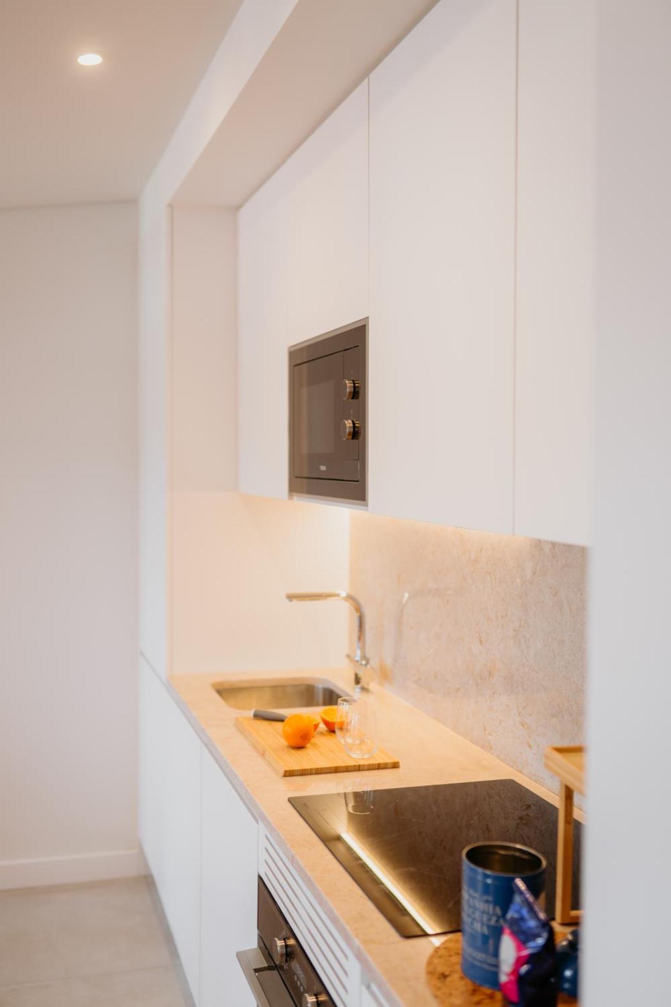 Mary Orange - No 236 2e - Stylish One-bedroom Escape